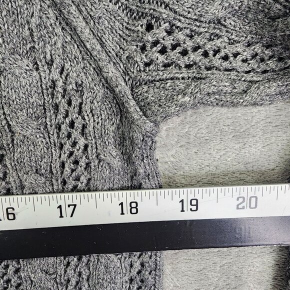 Womens Gray American Eagle Outfitters Knit Sweater Round Neck 3/4 Sleeve Size M - Picture 9 of 11
